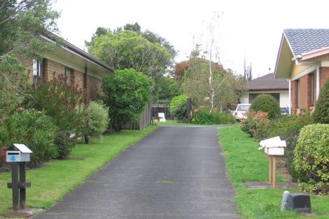 Photo of property in 1/6 Papatahi Place, Henderson, Auckland, 0610