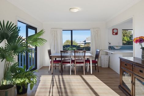 Photo of property in 74 Churchill Drive, Taradale, Napier, 4112