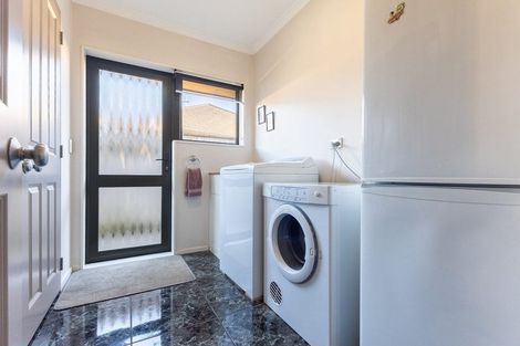 Photo of property in 33 Consort Close, Paraparaumu Beach, Paraparaumu, 5032