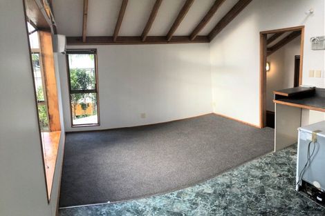 Photo of property in 12 Cross Street, Karori, Wellington, 6012