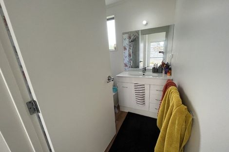 Photo of property in 8 Oreil Avenue, West Harbour, Auckland, 0618