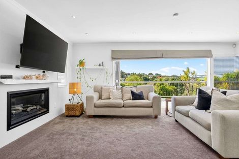 Photo of property in 8a Tipau Street, Torbay, Auckland, 0630