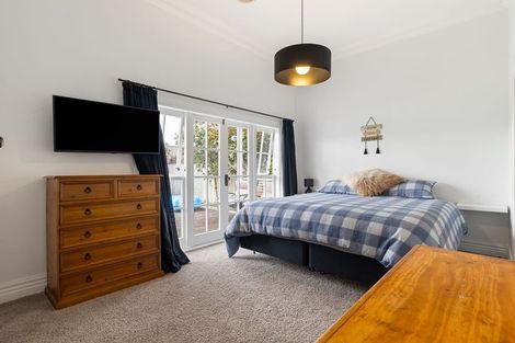 Photo of property in 17 Perrin Place, Kelvin Grove, Palmerston North, 4414