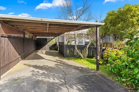 Photo of property in 2/20 Denver Avenue, Sunnyvale, Auckland, 0612