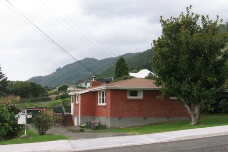 Photo of property in 5 Kaka Street, Waikanae, 5036