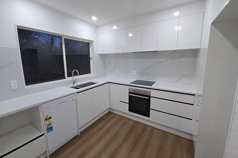 Photo of property in 2/9 Kells Place, Botany Downs, Auckland, 2010