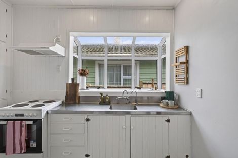 Photo of property in 14 Ngaio Street, Strandon, New Plymouth, 4312