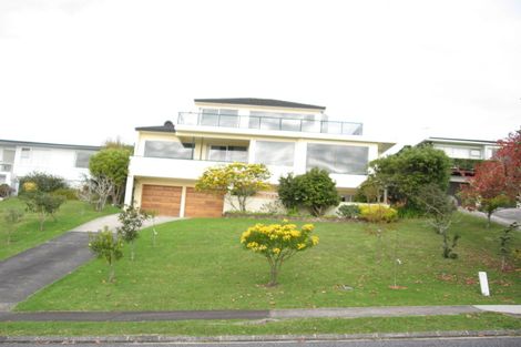 Photo of property in 8 Nickleby Place, Mellons Bay, Auckland, 2014