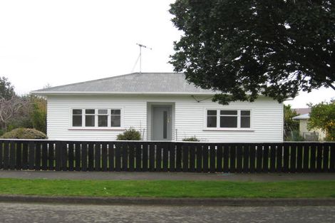 Photo of property in 37 Kings Drive, Levin, 5510