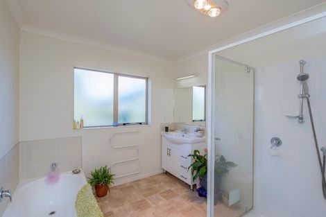 Photo of property in 39 Rutherford Drive, Waikanae Beach, Waikanae, 5036