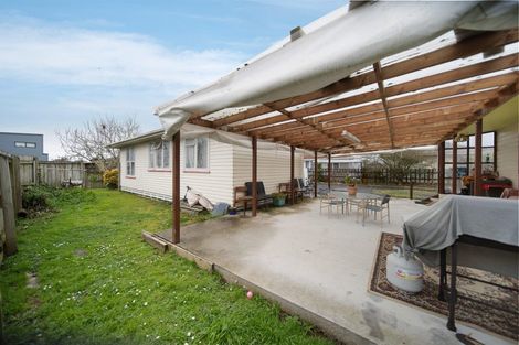 Photo of property in 33 Convair Crescent, Mangere, Auckland, 2022