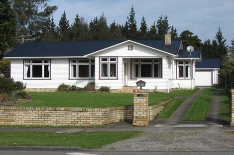 Photo of property in 215 Regan Street, Stratford, 4332