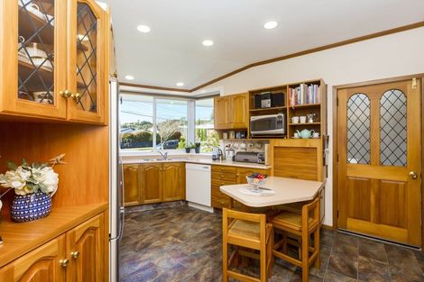 Photo of property in 31 Dowling Grove, Silverstream, Upper Hutt, 5019