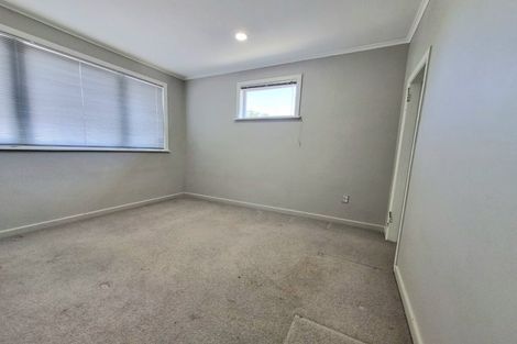 Photo of property in 17 Harrington Road, Henderson, Auckland, 0610