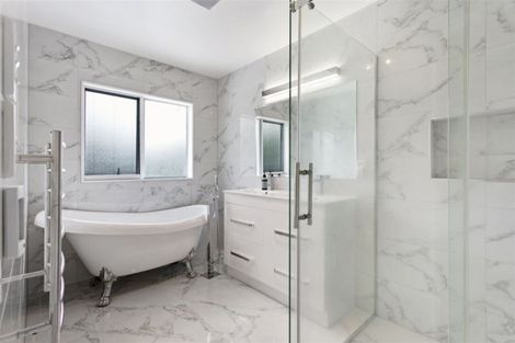 Photo of property in 30 Sturm Avenue, Massey, Auckland, 0614