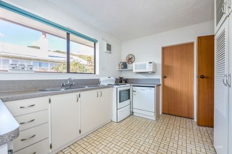 Photo of property in 18 Norton Park Avenue, Fairfield, Lower Hutt, 5011