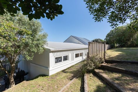 Photo of property in 16 Downes Street, Titahi Bay, Porirua, 5022