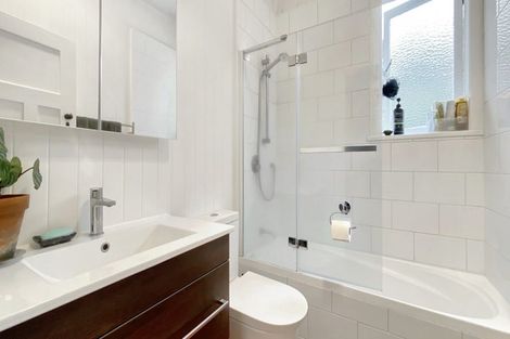 Photo of property in 43 Rawhiti Road, One Tree Hill, Auckland, 1061