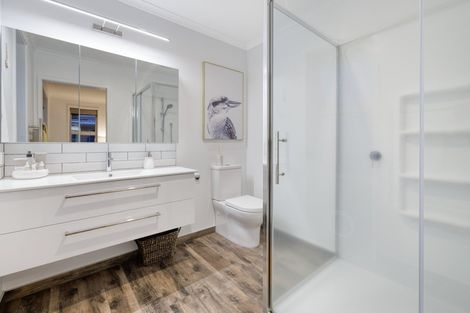 Photo of property in 21 Kahuparere Crescent, Pyes Pa, Tauranga, 3112