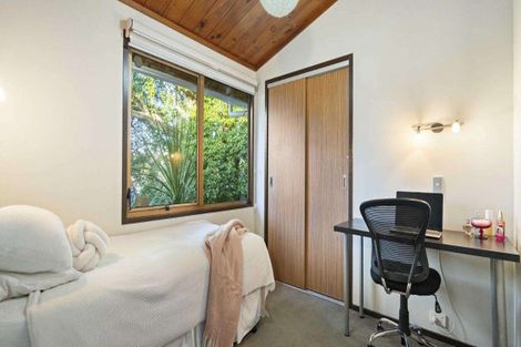 Photo of property in 35 Kurnell Drive, Botany Downs, Auckland, 2010
