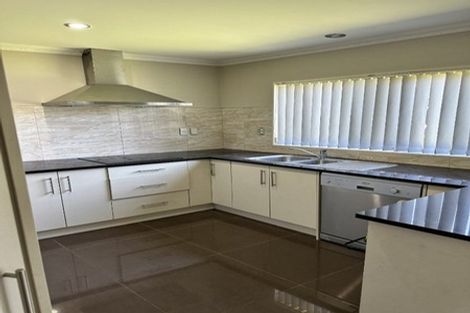 Photo of property in 73a Robert Skelton Place, Clendon Park, Auckland, 2103