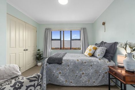 Photo of property in 33 Oteki Park Drive, Welcome Bay, Tauranga, 3112