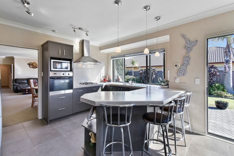 Photo of property in 43 Turnberry Drive, Wattle Downs, Auckland, 2103