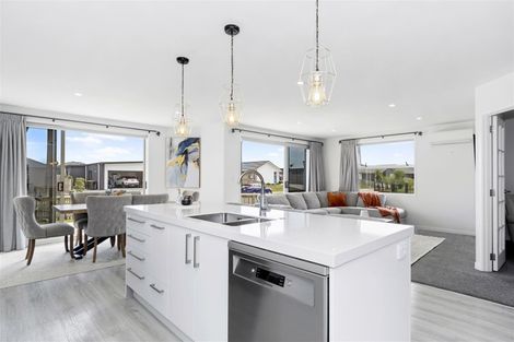 Photo of property in 4 Kotiate Street, Papamoa Beach, Papamoa, 3118