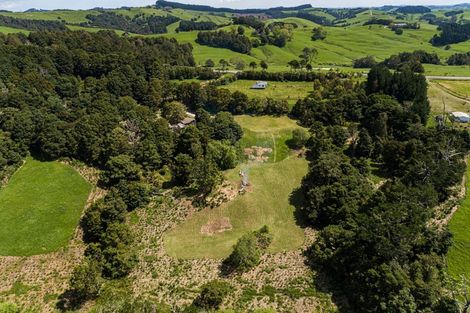 Photo of property in 581 Valley Road, Kaiwaka, 0573