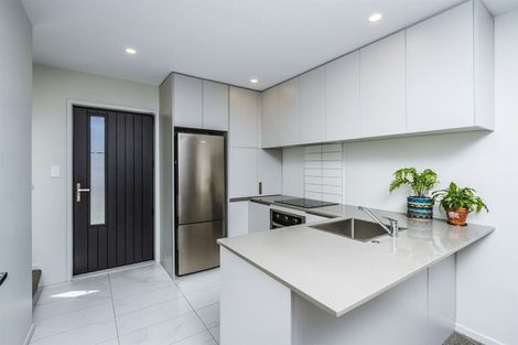 Photo of property in 2b Rosalind Road, Glenfield, Auckland, 0629