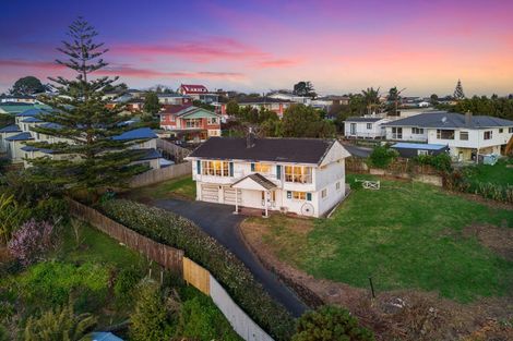 Photo of property in 142 Ti Rakau Drive, Pakuranga, Auckland, 2010