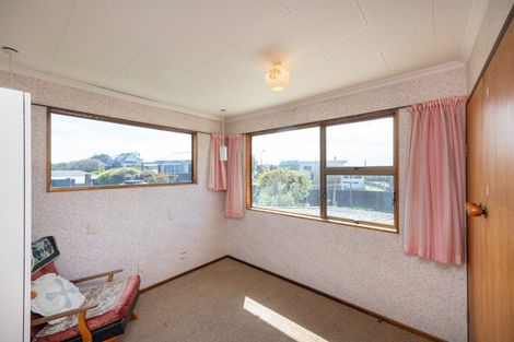 Photo of property in 1 Hartley Street, Foxton Beach, Foxton, 4815
