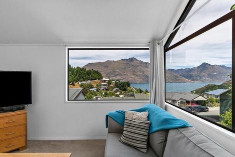 Photo of property in 9b Dart Place, Fernhill, Queenstown, 9300