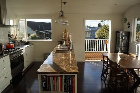 Photo of property in 4 Pasadena Avenue, Point Chevalier, Auckland, 1022