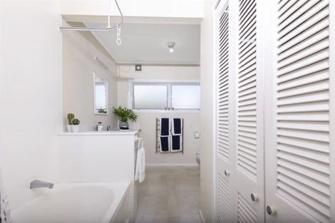 Photo of property in 4/118 Vauxhall Road, Narrow Neck, Auckland, 0624