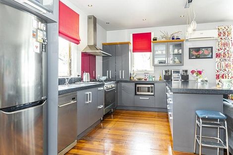 Photo of property in 18 Clifton Terrace, West End, Timaru, 7910