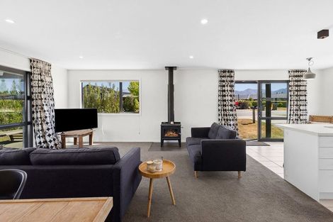 Photo of property in 52 Minaret Ridge, Wanaka, 9305