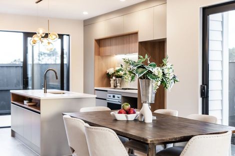 Photo of property in 4 Babos Avenue, Kumeu, 0810