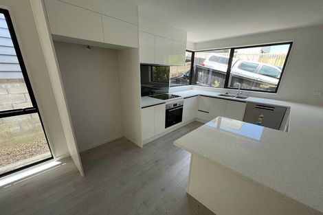 Photo of property in 8/101 Hobsonville Road, West Harbour, Auckland, 0618