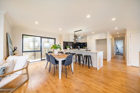 Photo of property in 14 Poto Road, Normandale, Lower Hutt, 5010