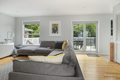 Photo of property in 8 Kauri Point Road, Laingholm, Auckland, 0604