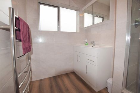 Photo of property in 1/33 Blacklock Avenue, Henderson, Auckland, 0612