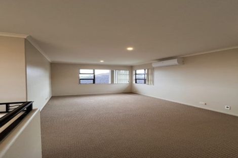 Photo of property in 8 Terrasini Drive, Flat Bush, Auckland, 2019