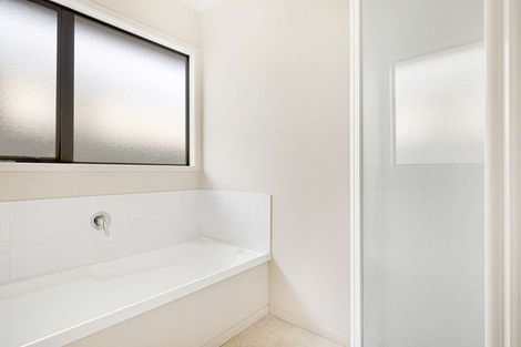 Photo of property in 4 Owhatiura Drive, Lynmore, Rotorua, 3010