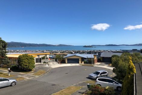 Photo of property in 16 Chestnut Grove, Maungaraki, Lower Hutt, 5010