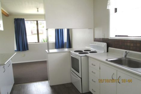 Photo of property in 7 Adam Sunde Place, Glen Eden, Auckland, 0602