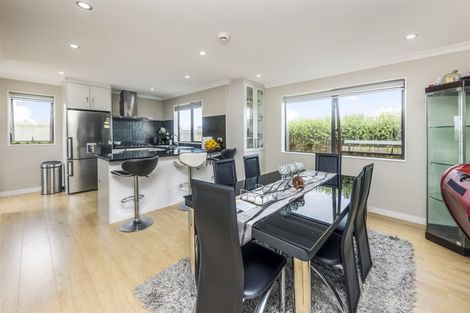 Photo of property in 87 Naylors Drive, Mangere, Auckland, 2022