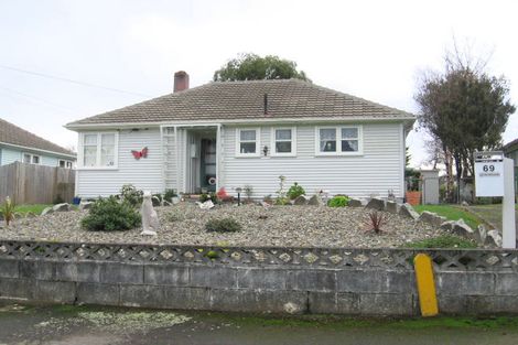 Photo of property in 69 Andrew Avenue, Roslyn, Palmerston North, 4414