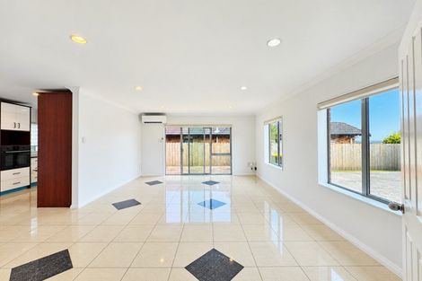Photo of property in 10 Andrusha Place, Flat Bush, Auckland, 2019