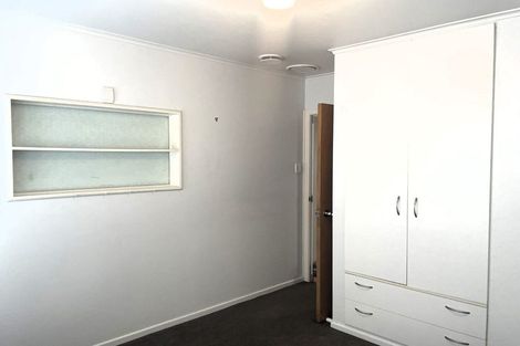 Photo of property in 8 Divich Avenue, Te Atatu South, Auckland, 0610